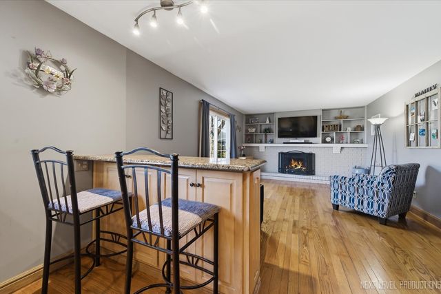 1462 Adams Avenue, St. Charles, IL 60174