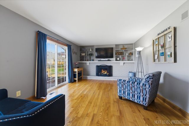 1462 Adams Avenue, St. Charles, IL 60174