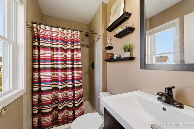 1462 Adams Avenue, St. Charles, IL 60174