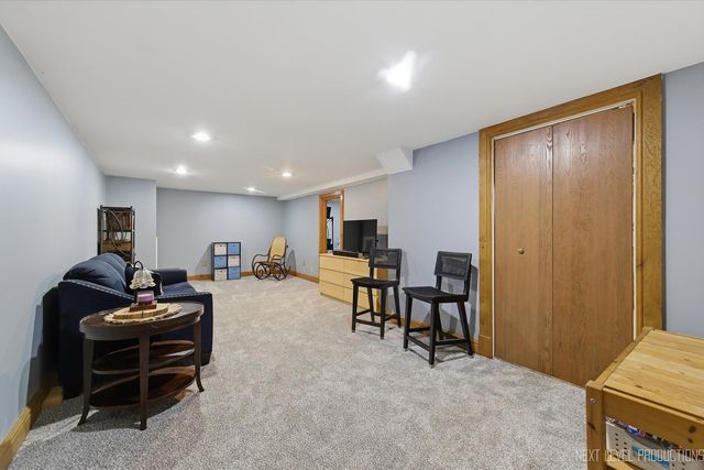 1462 Adams Avenue, St. Charles, IL 60174