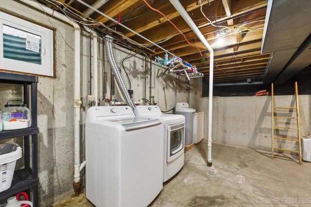 1462 Adams Avenue, St. Charles, IL 60174