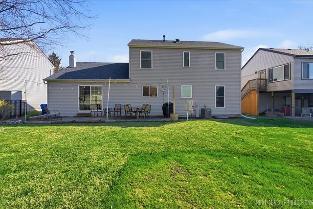 1462 Adams Avenue, St. Charles, IL 60174