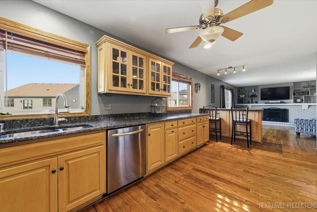 1462 Adams Avenue, St. Charles, IL 60174