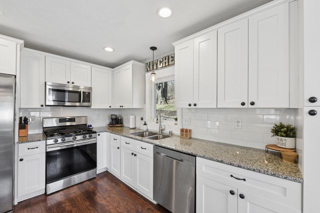 244 Quehl Avenue N, Lakeland, MN 55043