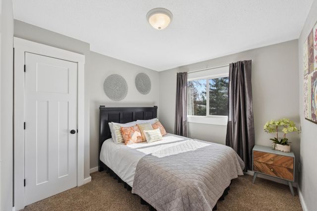 244 Quehl Avenue N, Lakeland, MN 55043