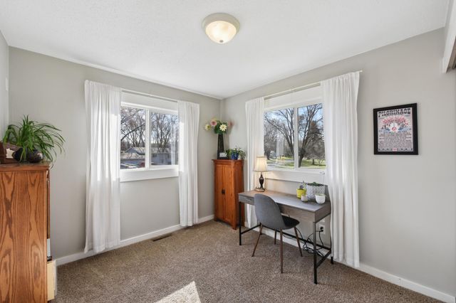 244 Quehl Avenue N, Lakeland, MN 55043