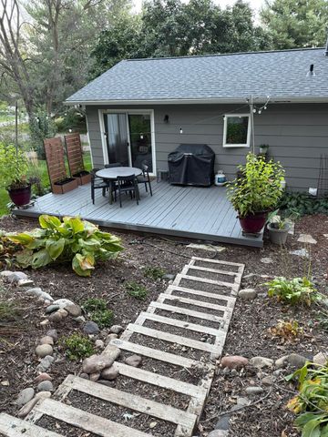 244 Quehl Avenue N, Lakeland, MN 55043