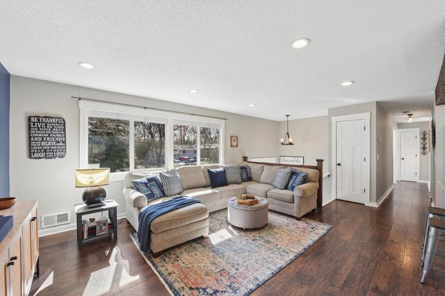 244 Quehl Avenue N, Lakeland, MN 55043