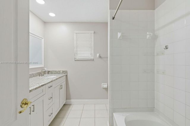 12502 LAKE VISTA DR, Tampa, FL 33534