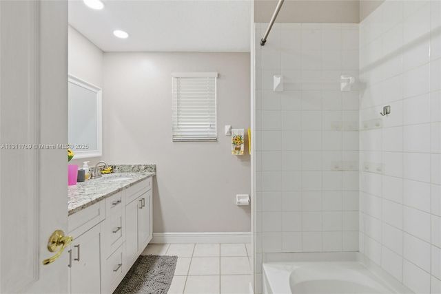 12502 LAKE VISTA DR, Tampa, FL 33534