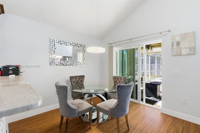 12502 LAKE VISTA DR, Tampa, FL 33534