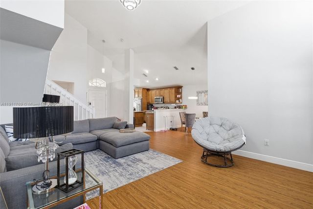 12502 LAKE VISTA DR, Tampa, FL 33534