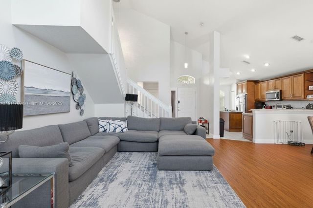 12502 LAKE VISTA DR, Tampa, FL 33534