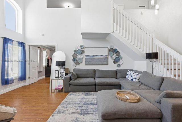 12502 LAKE VISTA DR, Tampa, FL 33534