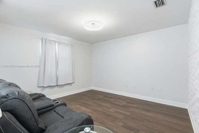 12502 LAKE VISTA DR, Tampa, FL 33534