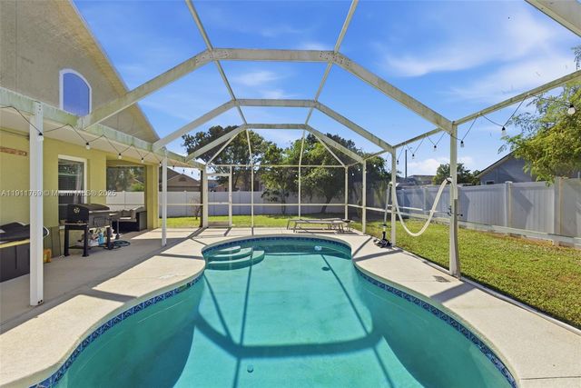 12502 LAKE VISTA DR, Tampa, FL 33534