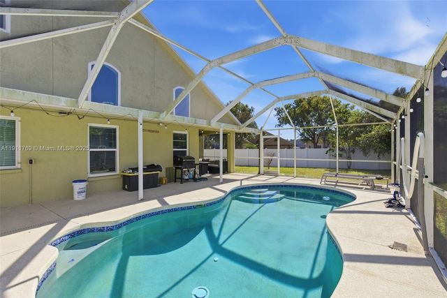 12502 LAKE VISTA DR, Tampa, FL 33534