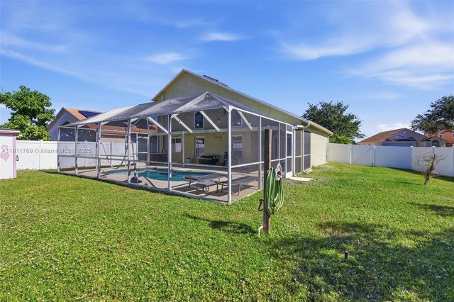 12502 LAKE VISTA DR, Tampa, FL 33534