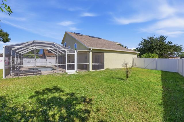 12502 LAKE VISTA DR, Tampa, FL 33534