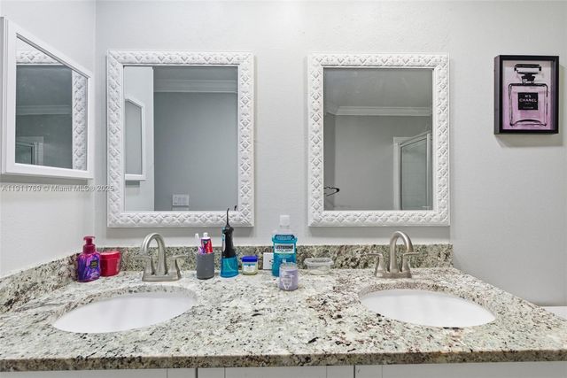 12502 LAKE VISTA DR, Tampa, FL 33534