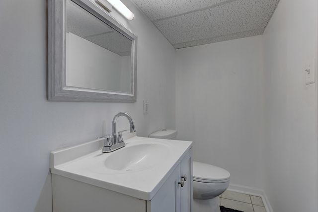 1825 S 8th Avenue, Maywood, IL 60153