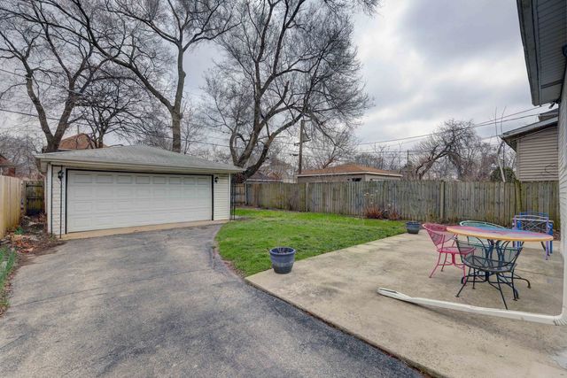 1825 S 8th Avenue, Maywood, IL 60153