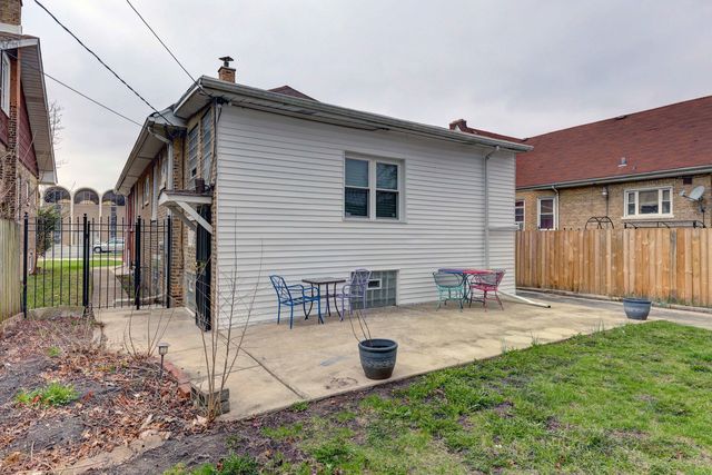 1825 S 8th Avenue, Maywood, IL 60153