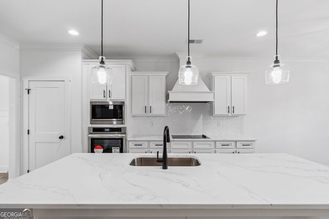 26 Cherokee Court, Good Hope, GA 30641