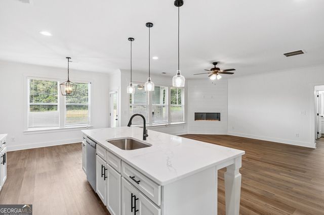 26 Cherokee Court, Good Hope, GA 30641