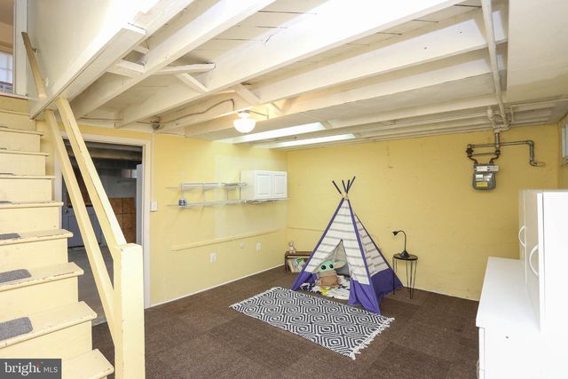 8325 HILLENDALE RD, Parkville, MD 21234