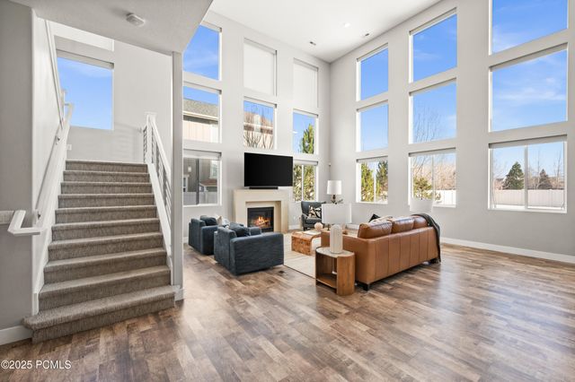 6880 N Greenfield Drive, Park City, UT 84098