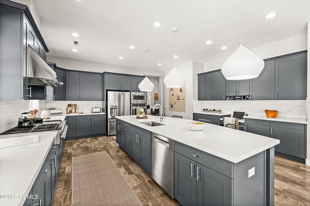 6880 N Greenfield Drive, Park City, UT 84098