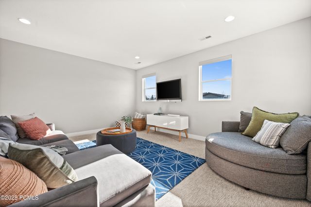 6880 N Greenfield Drive, Park City, UT 84098