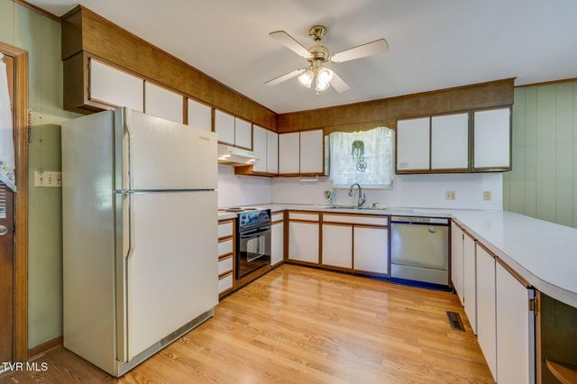 129 Ford Lane, Church Hill, TN 37642