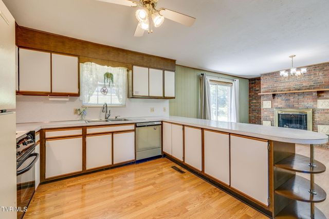 129 Ford Lane, Church Hill, TN 37642