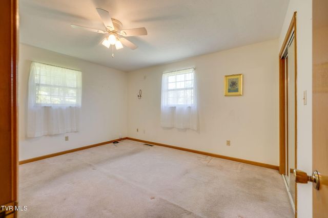 129 Ford Lane, Church Hill, TN 37642