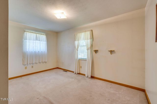 129 Ford Lane, Church Hill, TN 37642