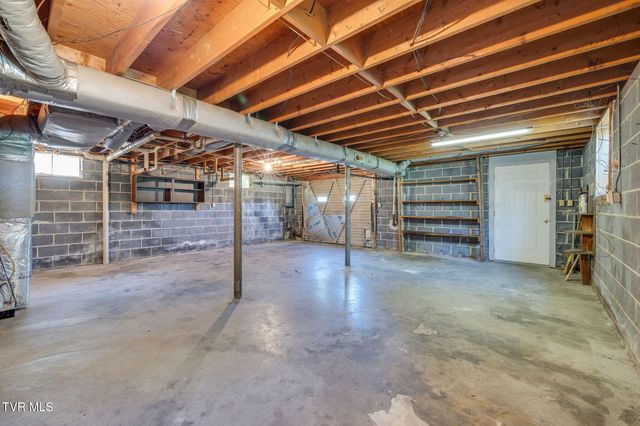 129 Ford Lane, Church Hill, TN 37642