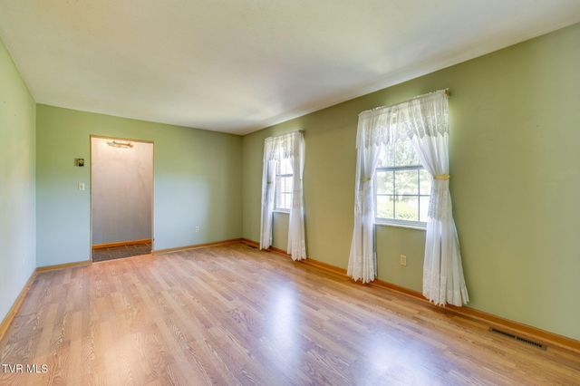 129 Ford Lane, Church Hill, TN 37642