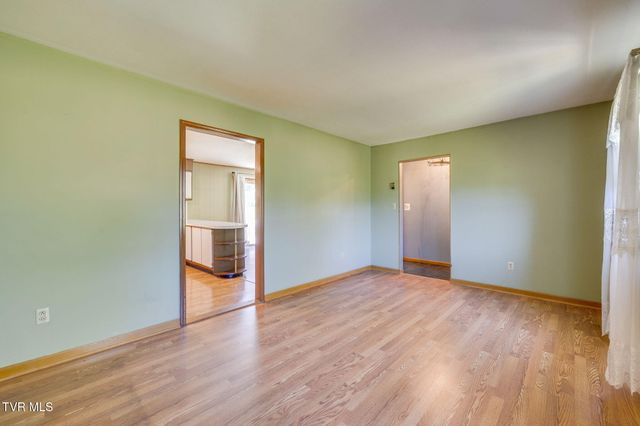 129 Ford Lane, Church Hill, TN 37642