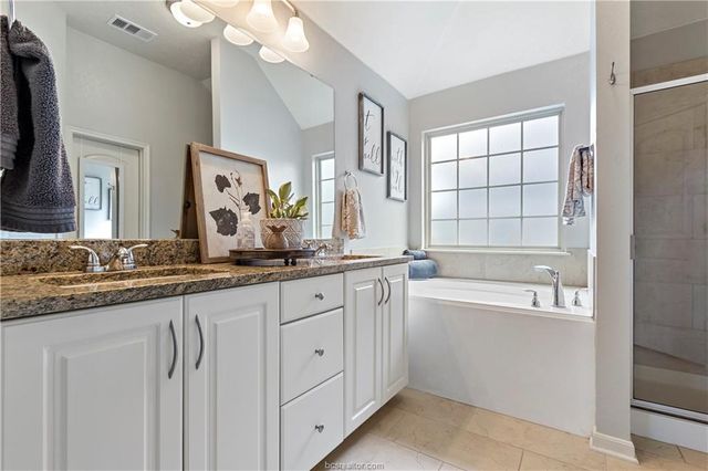 2017 Stubbs Drive, Bryan, TX 77807