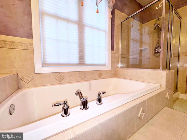 407 LOST RD, Martinsburg, WV 25403