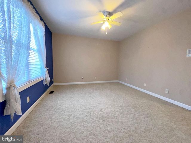 407 LOST RD, Martinsburg, WV 25403