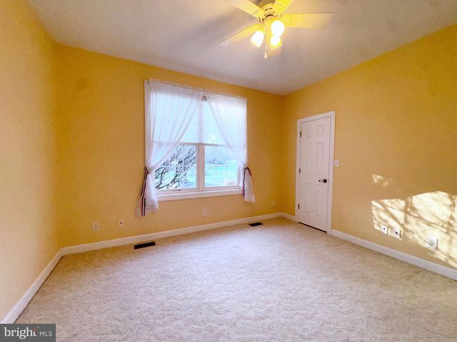 407 LOST RD, Martinsburg, WV 25403