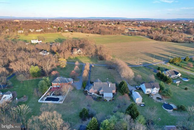 407 LOST RD, Martinsburg, WV 25403