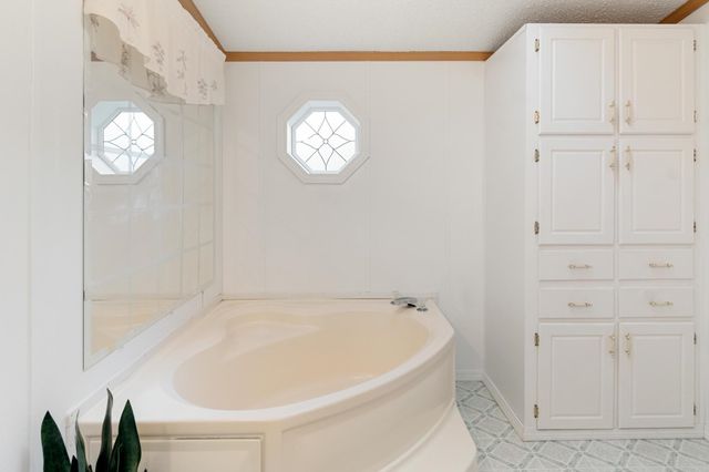 611 Meadowbend Road, Williston, VT 05495