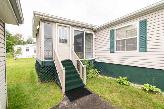 611 Meadowbend Road, Williston, VT 05495