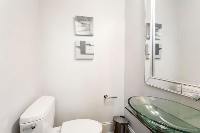 19 Brewster Court, Charleston, SC 29403