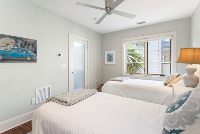 19 Brewster Court, Charleston, SC 29403