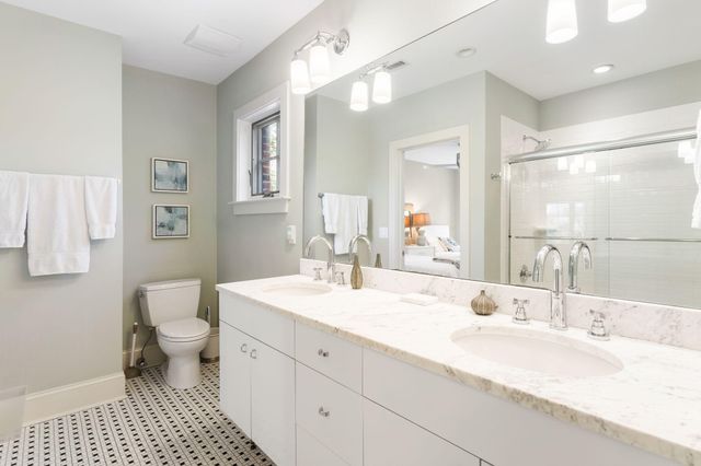 19 Brewster Court, Charleston, SC 29403